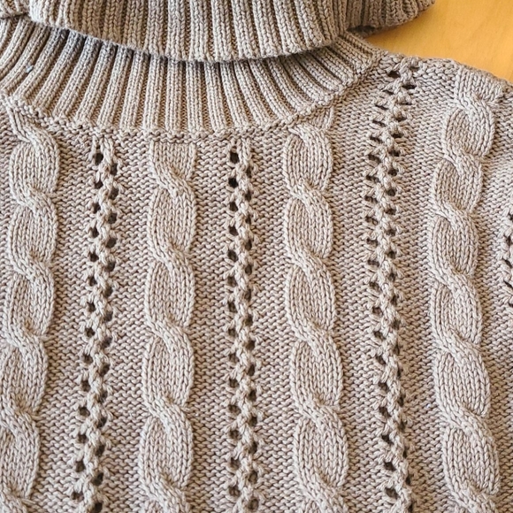 Taupe turtle neck Calvin Klein sweater - Picture 2 of 3
